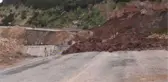 Heyelan Nedeniyle Yol Çöktü