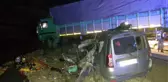 Erzurum'da Kamyon İle Otomobil Kafa Kafaya Çarpıştı: 4 Ölü, 1 Yaralı