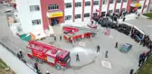 Öğrencilerin Gözü Önünde 3'üncü Kattan Aşağı Atladı