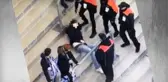 Tribünde Kendini Tatmin Eden Taraftara Polis Müdahale Etti