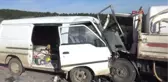 Çanakkale İşçi Minibüsü ile Süt Kamyoneti Çarpıştı 1 Ölü, 9 Yaralı