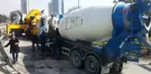 D-100'de Beton Mikseri Devrildi: 1 Kişi Yaralandı, Trafik Felç Oldu