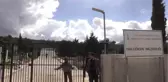 Mezarlığın Gömü Alanındaki Kaçak Duvarlar Yıkıldı