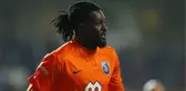Başakşehir'in Yıldız Futbolcusu Emmanuel Adebayor Yıllara Meydan Okuyor