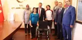 Engelli Badmintoncuya Özel Tekerlekli Sandalye