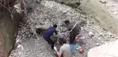 Suyu Azalan Kanalda Mahsur Kalan Balıklar İçin Seferber Oldular