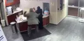 Hastanede İslamofobik Saldırı! Başörtülü Genç Kıza Yumruk Attı