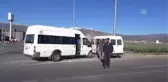 İki Minibüs Çarpıştı: 12 Yaralı