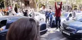 Sarkisyan İstifa Etti, Sokağa Dökülen Halk Dans Ederek Kutladı