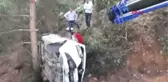 Hatay Otomobil 30 Metrelik Uçuruma Yuvarlandı 3 Yaralı