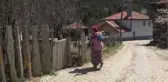 Gündüz Tarlada Akşam Okuryazarlık Kursundalar