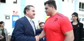 Gençlik ve Spor Bakanı Osman Aşkın Bak, Avrupa Şampiyonu Olan Rıza Kayaalp'i Kutladı