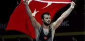Enes Başar, Avrupa Güreş Şampiyonasında Bronz Madalya Kazandı