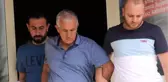 Emekli Polis, Boşanmak İsteyen Eşini, Kızının Gözü Önünde Sırtından 4 Kurşunla Öldürdü