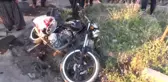 Kamyonet ile Motosiklet Çarpıştı: 1 Ölü, 1 Yaralı