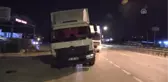 Park Halindeki Otomobile Kamyon Çarptı