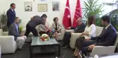 Siyasi Partilerde Bayramlaşma - Hdp Heyetinden CHP'ye Ziyaret