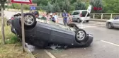 Aydınlatma Direğine Çarpan Otomobilin Sürücüsü Yaralandı Hd