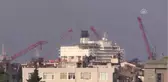 Dünyanın En Büyük İnşaat Gemisi Çanakkale Boğazı'ndan Geçti