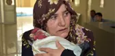 Ayağı Kırılan Horozu İçin Gözyaşı Döktü