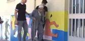 90 Yaşındaki İbrahim Dede Milletvekili Aday Adayı Olan Torununun Yardımıyla Oyunu Kullandı