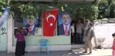 Seçim Zaferini Bedava Ekmek Dağıtarak Kutladılar
