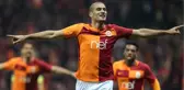 Bursaspor, Galatasaraylı Eren Derdiyok'la Görüşmelere Başladı