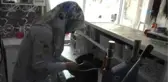Eşinden Öğrendiği Meslekte Şehrin Tek Kadın Ayakkabı Tamircisi Oldu