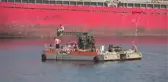 Kocaeli Sanayi Kuruluşları ve Limanların Yanı Başında Denize Giriyorlar Hd