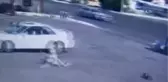 Otomobilin Çarptığı Motosikletli Metrelerce Uçtu
