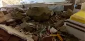 Hatay'da Bir Apartmana Dev Kaya Parçaları Düştü