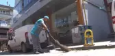 Süpürgesi ile Köpeğe Masaj Yapan Temizlik İşçisi Konuştu