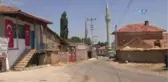 Bu Köye Gelen Herkesi Türk Bayrakları Karşılıyor