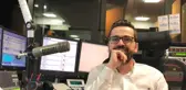 Radyo Programcısının Zor Anları