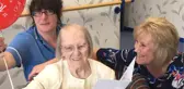 100 Yaşındaki Eileen'in Uzun Yaşam Sırrı: Bira ve Kremalı Bisküvi