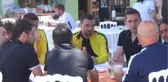 Sözleşme İmzalamayan Futbolcular Mangal Partisi Yaptı