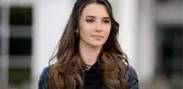 Ünlü Oyuncu Leyla Lydia Tuğutlu, Doğal Güzelliğiyle Takipçilerini Büyüledi