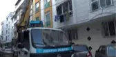Esenyurt'ta Pencerenin Korkuluğunda Aç Susuz Mahsur Kalan Kuşu Kurtarma Operasyonu Kamerada