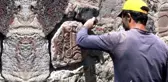 Okul Duvarında Kullanılan Tarihi Mezar Taşları Tek Tek Söküldü