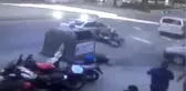İstanbul'da Motosikletlinin Ölümden Döndüğü An Kamerada