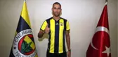İngilizler, Fenerbahçe'nin Slimani Transferiyle Dalga Geçti: Tarihin En Kötü Transfer Anonsu