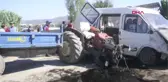 Manisa Her İkisi de Tarım İşçilerini Taşıyan Minibüs ile Traktör Çarpıştı 12 Yaralı