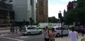 Londra'da Bir Araç Parlamento Binasının Bariyerlerine Çarptı