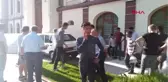 Manisa Çocuğa Çarpmamak İçin Valilik Merdivenine Çarptı