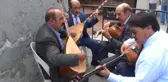 Beyoğlu'nda Halk Ozanları ABD'yi ve Doları Protesto Etti