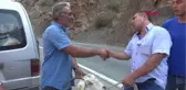 Artvin Çoruh Nehri'ni Kurbanlık Keçi ile Bindiği İlkel Teleferikle Geçti