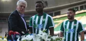 Bursaspor Taraftarı, Transferi Açıklayan Başkan Ali Ay'ı Protesto Etti