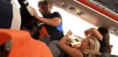 Uçakta Soyunup Dans Etmeye Başlayan Sarhoş Kadın, Ortalığı Birbirine Kattı