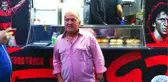 Brezilya'nın Efsane Futbolcusu Arthur Zico Hamburger Satmaya Başladı