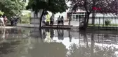 Hastane Önünde Zorlu Geçiş